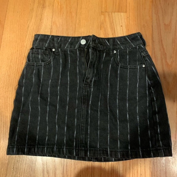 black jean mini skirt - Picture 1 of 2